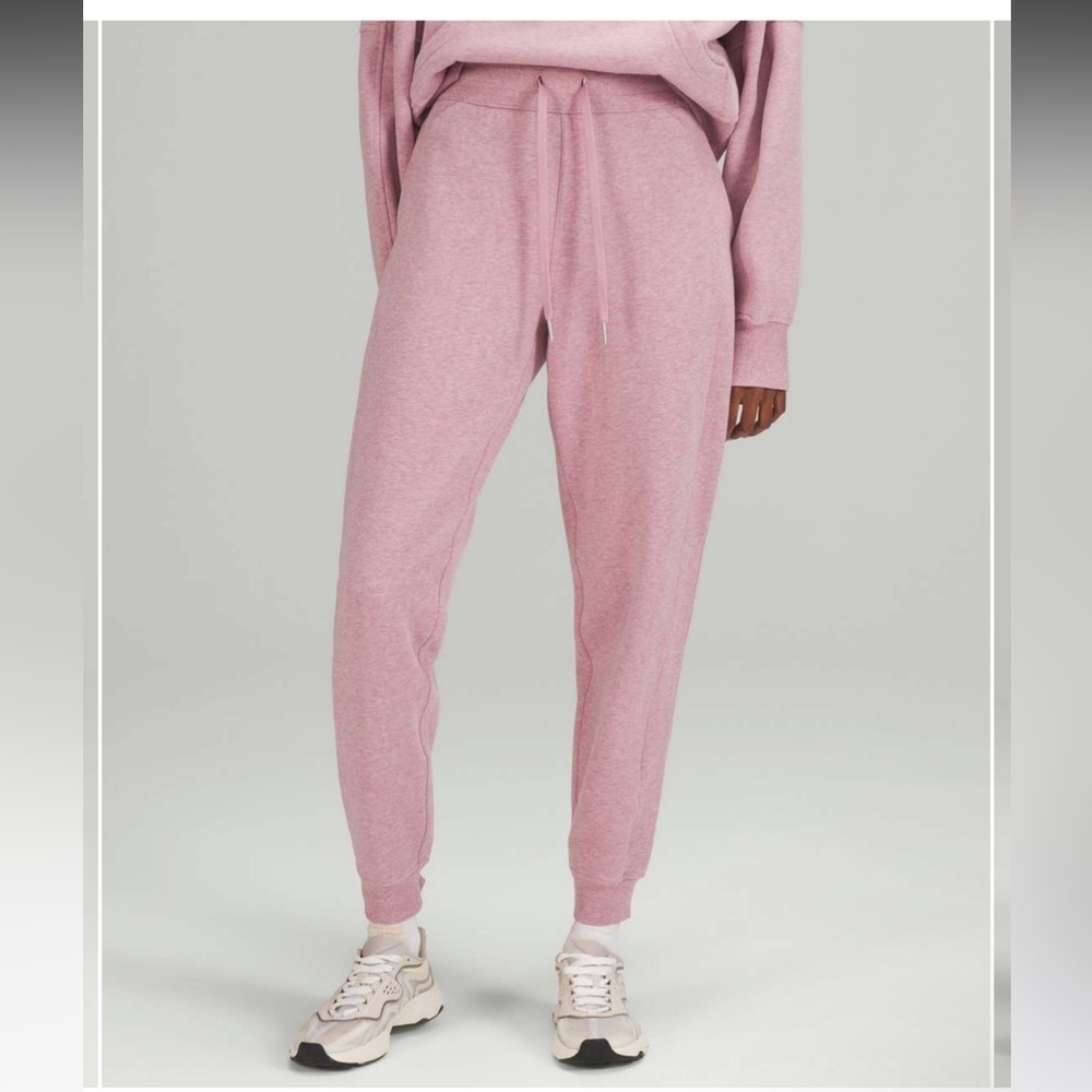 NWT Lululemon Scuba High-Rise Jogger / Heathered Pink Taupe